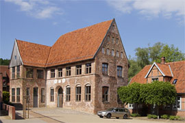 Medaillongebäude im Stadtmannshof in Mölln